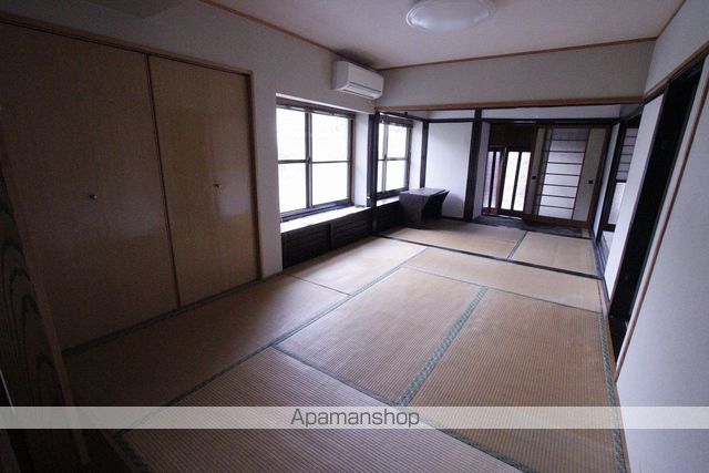 西鹿田借家の内装写真