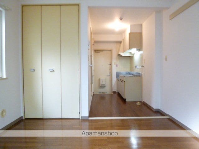 ウエスト アシュールの内装写真