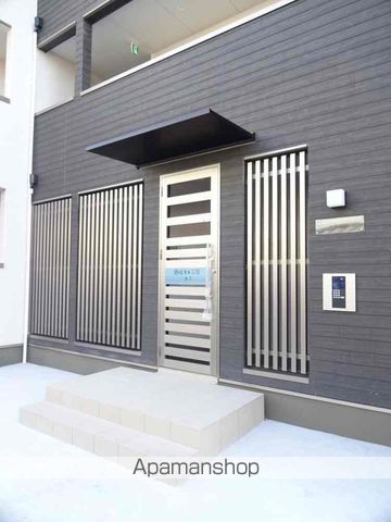 E−HOUSEの玄関写真