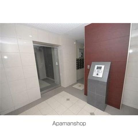 グランドゥール荒田の玄関写真
