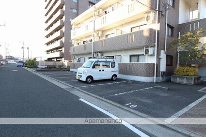 エスポワールⅠ田井[1K/27.3m2]の駐車場