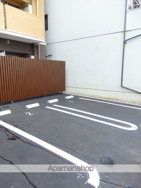 Ｍ＆Ｒ[1K/26.9m2]の駐車場