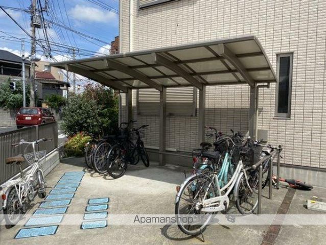 グラッツェ鎌倉の玄関写真