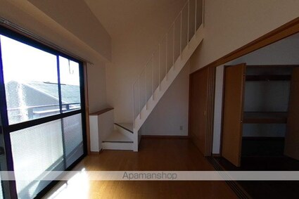 アーバン・ドエルＹＳ[1LDK/48m2]のリビング・居間