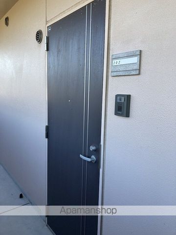 越後線 青山駅 徒歩25分 3階建 築16年の玄関写真