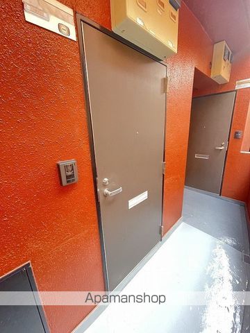 ルネ豪徳寺の玄関写真