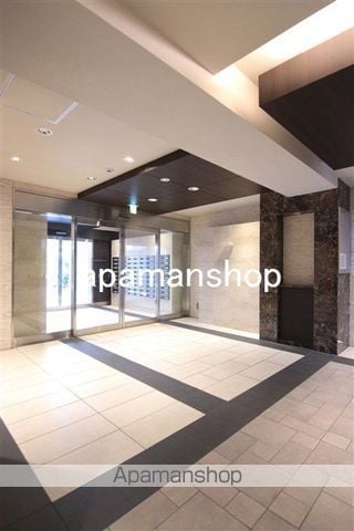 ジュネーゼグランNAMBAミラージュの玄関写真