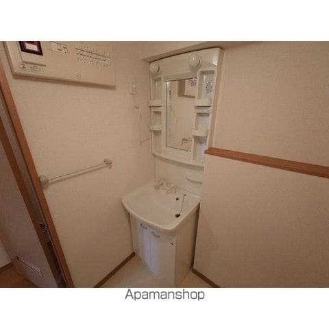 FOR YOU 木の実の内装写真
