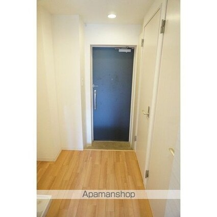 Ｌａ　ｆｌｅｃｈｅ中野坂上[2DK/48.28m2]の玄関