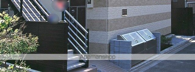 レオパレスヴァンの玄関写真