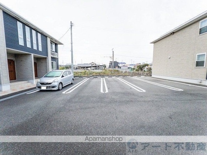 ノース・ガーデンＢ[2LDK/57.71m2]の駐車場2