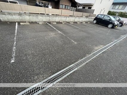 広島県福山市多治米町３丁目[1K/30.39m2]の駐車場