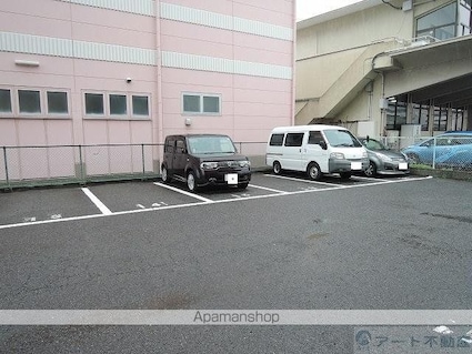 ソレイユ中央[2DK/57m2]の駐車場1
