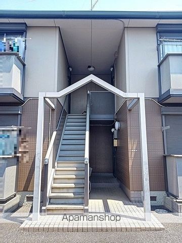 ファミールハイツC棟の玄関写真