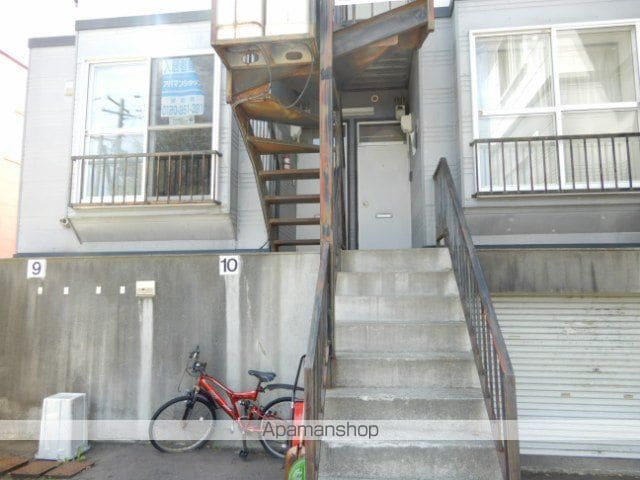 クイーンズ アベニューの玄関写真