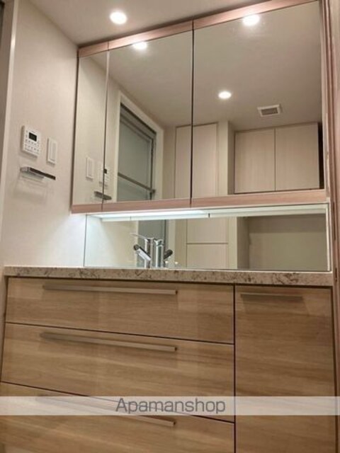 東京都中野区本町３丁目[3LDK/80.29m2]の洗面所