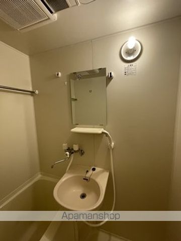 レオパレス新発寒の玄関写真