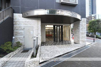 東京都新宿区西新宿８丁目[1K/20.03m2]のエントランス