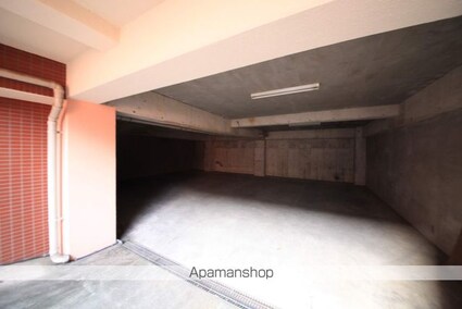 アーバンライフユギ[2DK/42.84m2]の駐車場