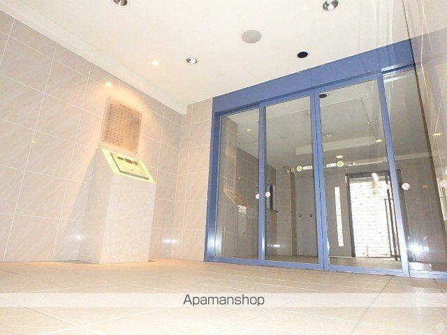 ドゥーエ横濱台町の玄関写真