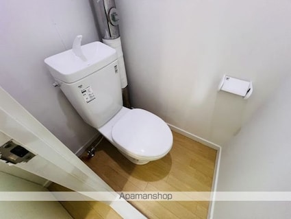 ヴィラナリー函館６号棟（ヴィラナリーハコダテロクゴウトウ[3DK/61.12m2]のトイレ