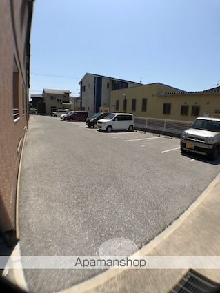 エルミナフラット長浜Ⅱ[1K/30.1m2]の駐車場4