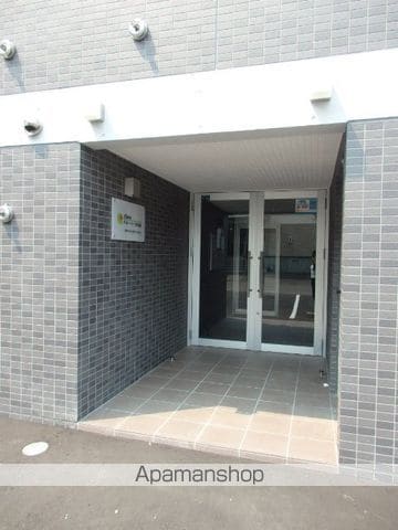 クローバー円山南の玄関写真
