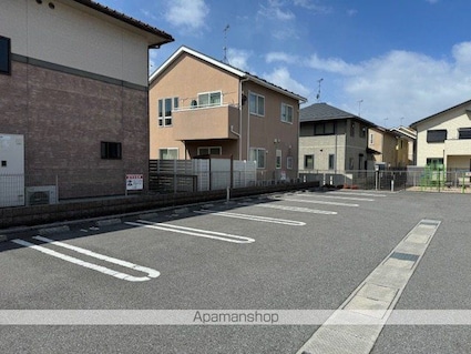 フロール南彦根[1LDK/52.99m2]の駐車場