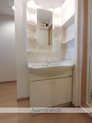 クラウンズワン箱崎の内装写真