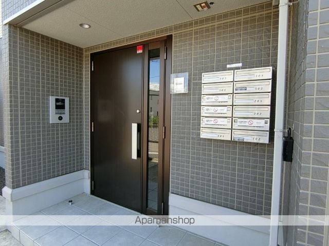 グランドール西勝山の玄関写真