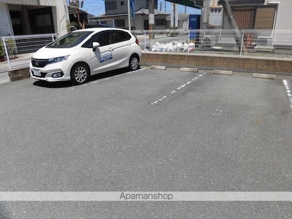 和歌山県和歌山市中島[1R/32.8m2]の駐車場2