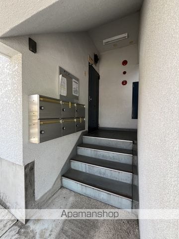 シャルム小畑の玄関写真