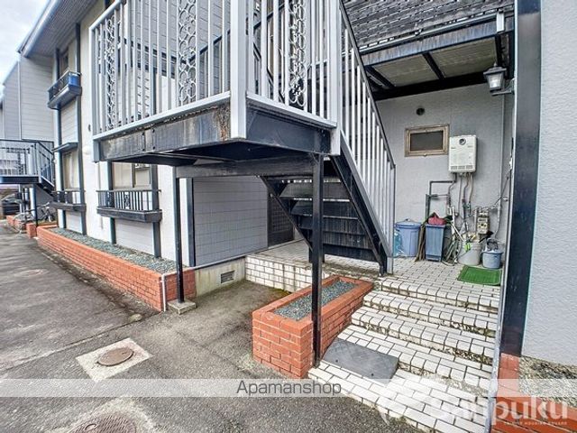 ホワイトコーポ松浦の玄関写真