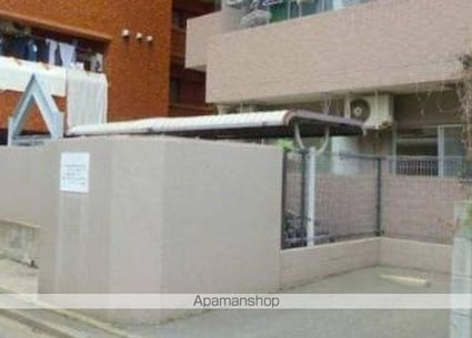 ルエメゾンロワール白木原[1R/17.68m2]の駐車場