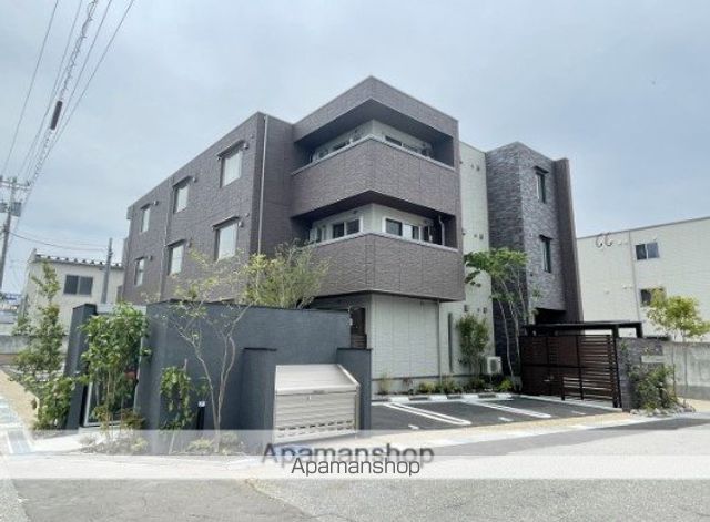 レフィシア堀川小泉の外観写真