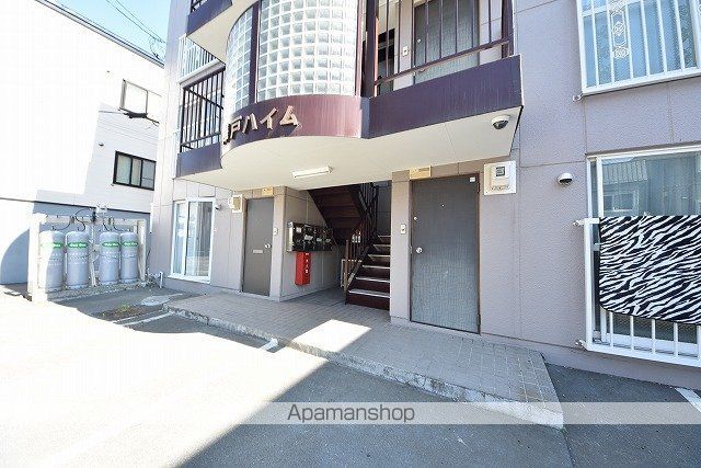樺戸ハイムの玄関写真