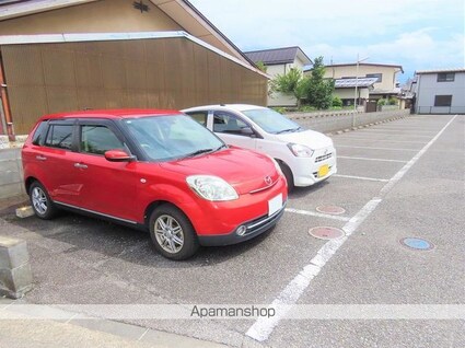 レオパレスつきのき[1K/23.18m2]の駐車場