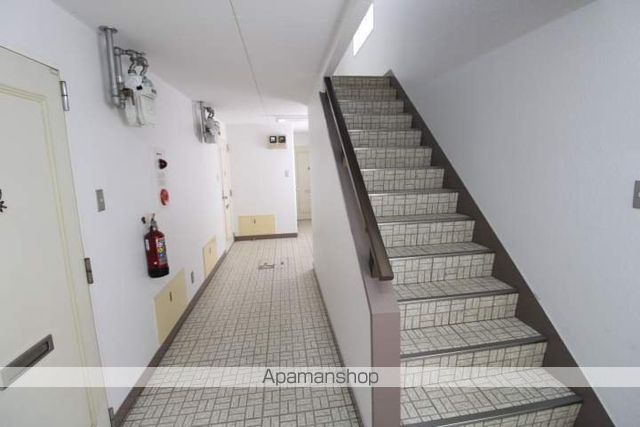 メゾン粟屋の玄関写真
