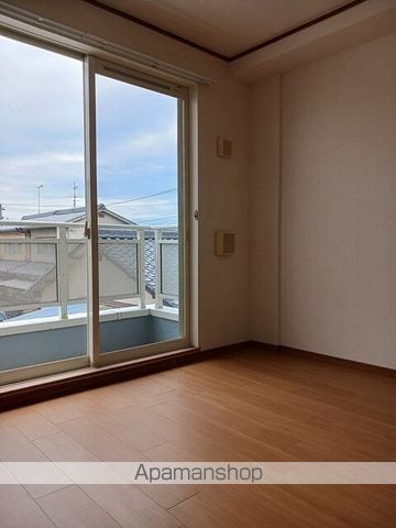 松山市 2階建 築22年の内装写真