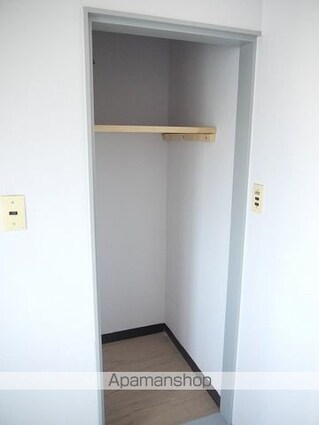 寺沢荘[2K/38.1m2]の収納