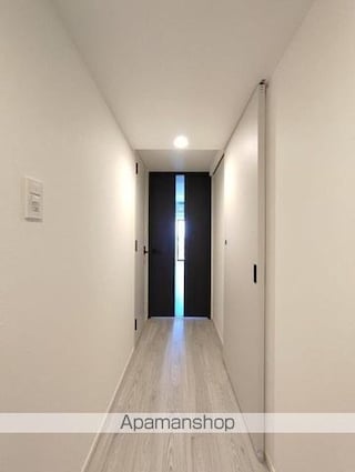 クロスレジデンス高田馬場[1LDK/44.76m2]の玄関