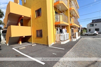 サンパレス　東青梅[1K/26.16m2]の駐車場