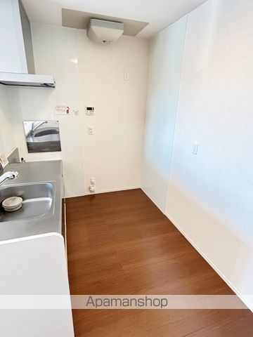 袋井市 3階建 築12年の内装写真