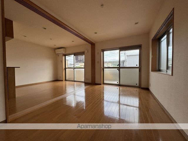 ブルーミングIIの内装写真