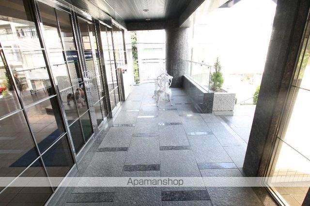 パクトールビルの玄関写真