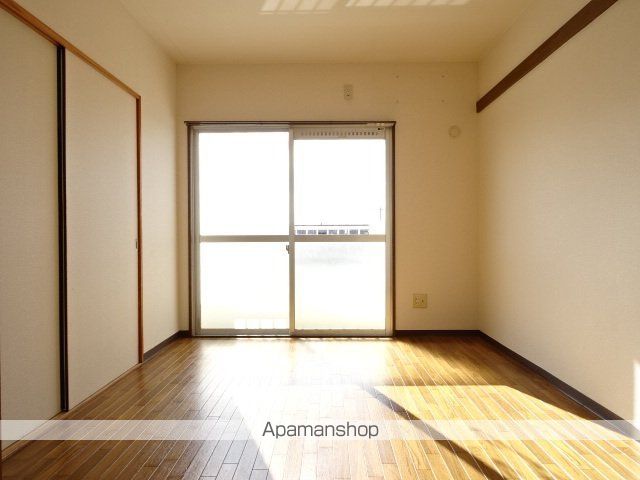 ロイヤルマルトウIIの内装写真