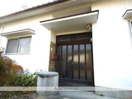 山本貸家[4DK/94.52m2]のエントランス