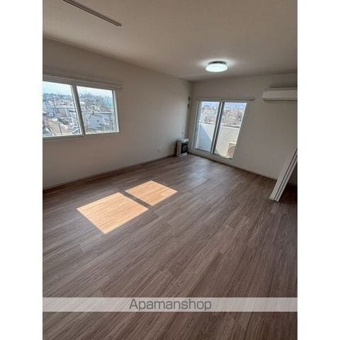 カームヒルズ西岡の内装写真