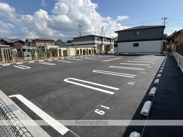 ウィズ・テール南彦根１号館[1LDK/40.99m2]の駐車場