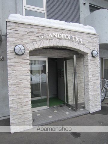 グランフォート伏見の玄関写真